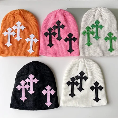 Vista 5 de Y2K - Sombrero de lana con cruz oscura, diseño de cruz, sombrero de pila suelta, sombrero de punto delgado, sombrero frío, otoño e invierno