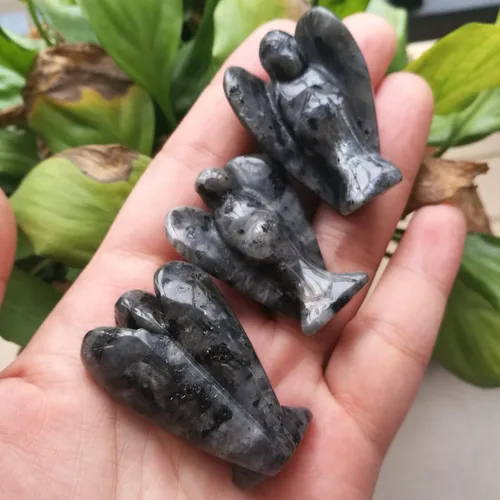 Vista 2 de Estatua de ángel guardián de oración de cristal curativo de labradorita negra natural, 1.5 pulgadas, tallado en bolsillo, figuras de piedra de palma