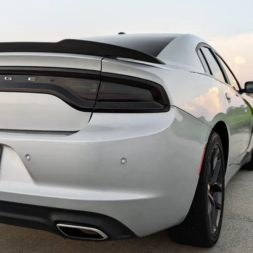 Vista 4 de SlickMod Tinte de humo de vinilo precortado para luz trasera Dodge Charger 2015-2022 (20% humo oscuro, 1. luz trasera)