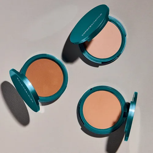 Vista 4 de Colorescience Natural Finish Pressed Foundation SPF 20