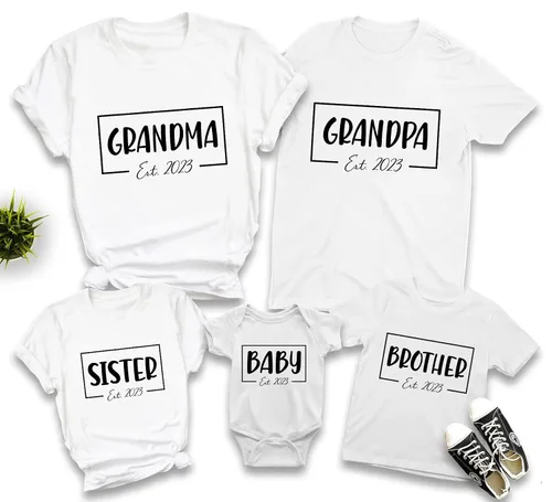 Vista 7 de Family Matching Outfits Set 2023 Shirts, Grandma Grandpa Mama Dada Auntie Sister Brother Daddy Mom Baby Matching Group Funny Family Day Party