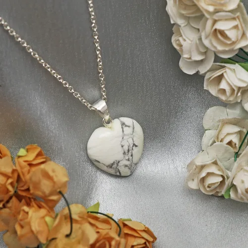 Vista 3 de Gempires Natural Howlite Heart Crystals Pendant Necklace, Silver Plated 18 + 2 Inch Adjustable Chain (Howlite)