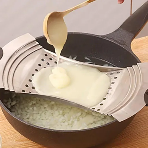 Vista 3 de Spaetzle Maker de acero inoxidable con mango de agarre, colador de pasta, cuchara espumadora, colador de pasta, herramienta tradicional de bola