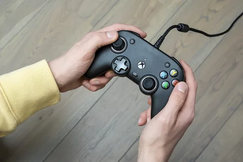 Vista 4 de RIG Nacon PRO Compact Controller with Dolby Atmos for Xbox Series XS and Xbox One