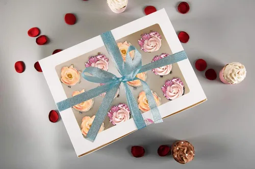 Vista 3 de YunKo Paquete de 15 cajas para magdalenas, 12 recipientes para cupcakes con ventana, cajas blancas de panadería para magdalenas, postres, fiestas