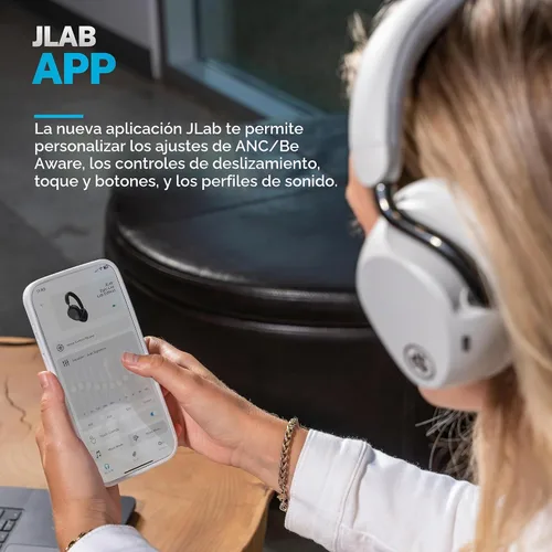 Vista 7 de JLab Epic Lux Lab Edition Auriculares inalámbricos con cancelación de ruido, color blanco Blanco nube