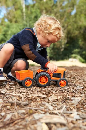 Vista 6 de Green Toys Tractor, naranja, juego de simulación, habilidades motoras, vehículo de juguete para niños. Sin BPA, ftalatos, PVC, apto