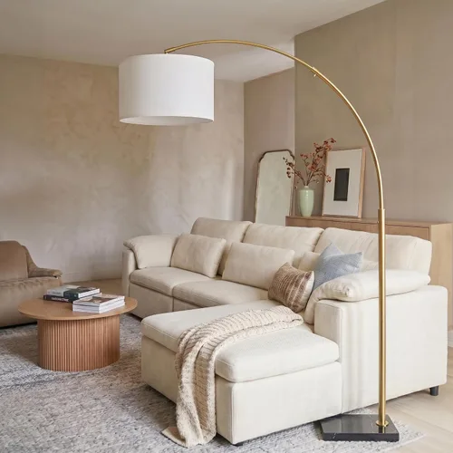 Vista 6 de Brightech Logan Lámpara de Pie de Arco, Lámpara de Pie Brillante para Salas de Estar, Oficinas y Dormitorios, Decoración Moderna de Sala de Estar