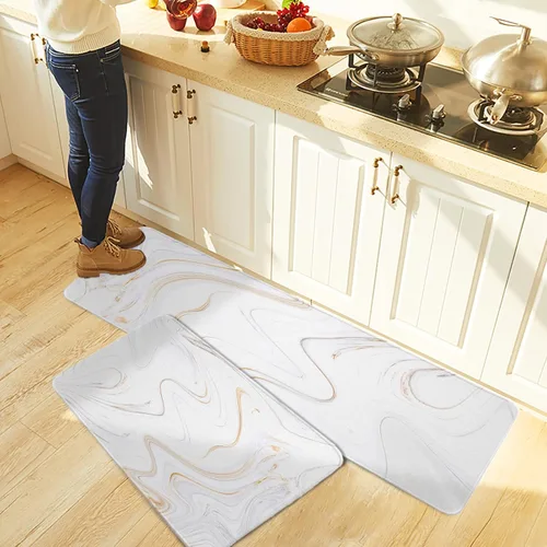 Vista 5 de Juego de 2 tapetes y alfombras de cocina de mármol, color blanco, lavables, absorbentes, color gris dorado, alfombra antifatiga para cocina, baño
