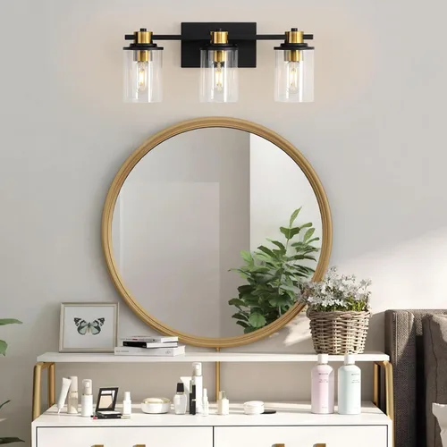 Vista 3 de LOUSACE Lámpara de baño negra y dorada, 3 luces de tocador de baño, moderna luz de baño sobre espejo con pantallas de vidrio transparente, enchufe