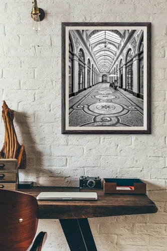 Vista 3 de Galería de impresiones fotográficas Vivienne París - Fotografía Pasajes parisinos Cuadro en blanco y negro escena callejera Póster de pared
