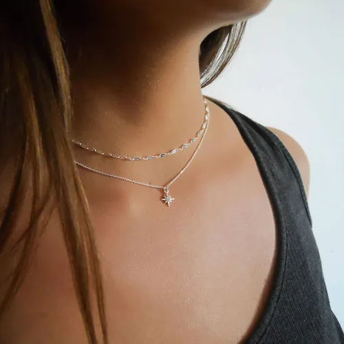Vista 4 de Annika Bella Collar de plata de ley con estrella para mujer, longitud de 15 a 17 pulgadas, pequeño collar con dije de estrella del norte