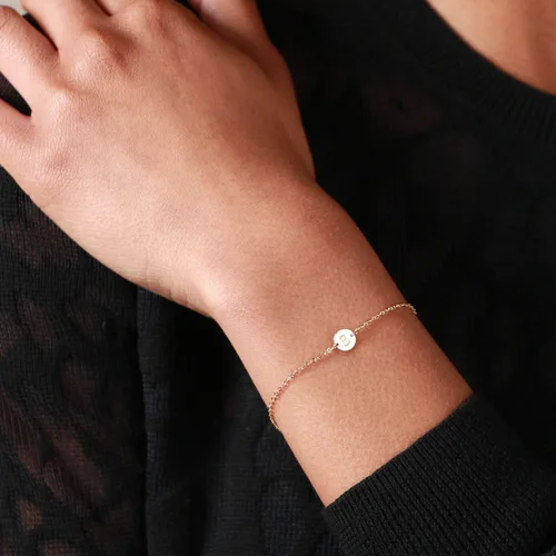 Vista 7 de Pulsera personalizada con inicial, chapada en oro de 18 quilates, de acero inoxidable, con diseño de letras, delicada pulsera con dije de moneda
