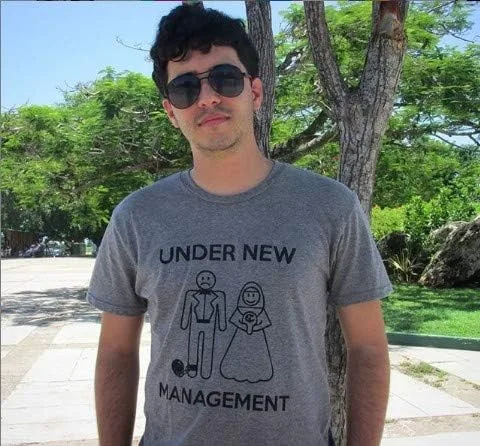 Vista 8 de Camiseta divertida para hombre Under New Management para boda, despedida de soltero
