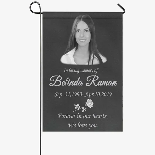 Vista 9 de Bandera conmemorativa personalizada para jardín, en memoria amorosa, bandera de condolencias personalizada con nombre y fecha de foto, banderas