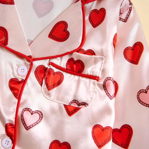 Vista 5 de TBUIALL Traje de satén de manga larga con solapa y estampado de corazón elástico para niñas pequeñas