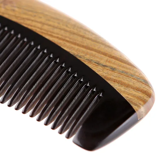 Vista 2 de Breezelike Peine para el cabello – Peine de dientes finos de madera para mujeres, hombres y niños – Peine de cuerno de búfalo de sándalo sin estática