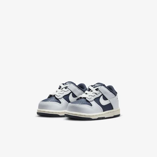 Vista 768 de Nike Kid's Dunk Low Sneaker