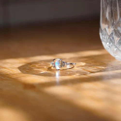 Vista 3 de Anillo de piedra lunar auténtica, anillo de plata de ley con piedra lunar arcoíris para mujer