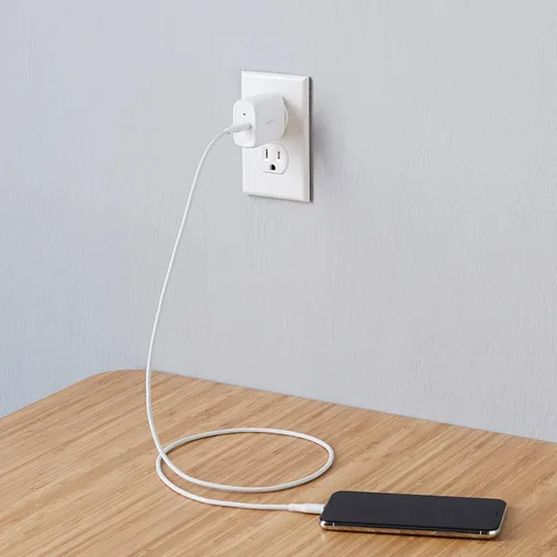 Vista 6 de Amazon Basics Cargador de pared USB-C de un puerto de 20W con Power Delivery PD para tabletas y teléfonos