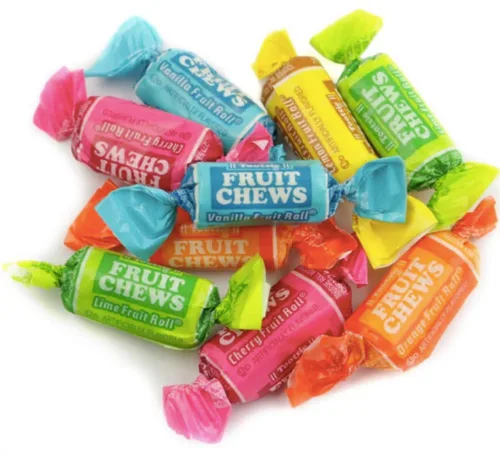 Vista 4 de Tootsie Fruit Chews - Caramelos masticables de 5 sabores envueltos individualmente a granel multicolor (2 libras)
