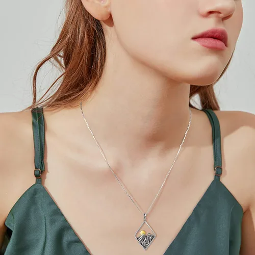 Vista 6 de YFN Collar de plata de ley con dije de onda del océano y cadena de montaña, regalo de joyería para esquiadores, excursionistas, campistas