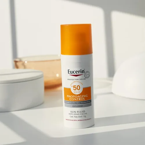 Vista 10 de Eucerin Protector solar facial anti edad con ácido hialurónico FPS 50+, Sol, 1.7 fl oz