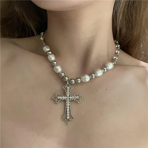 Vista 4 de Collar largo con colgante de cruz de diamantes de imitación celta vintage con cuentas de perlas de plata para mujer, Metal