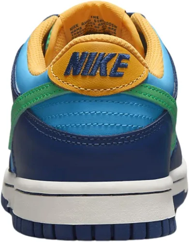 Vista 149 de Nike Kid's Dunk Low Sneaker
