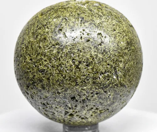 Vista 2 de Esfera de racimo de epidota drusa verde, 2.165 in, 9.17 oz, piedra preciosa natural pulida, cristal de pistacita, bola de muestras para decoración