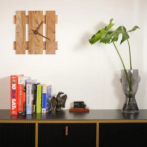 Vista 3 de CONSDAN Reloj de pared de madera que funciona con pilas, decoración de pared de madera dura cultivada en Estados Unidos, reloj analógico de madera