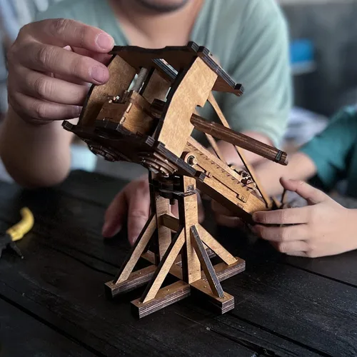 Vista 3 de YAQUMW El MINI Roman Ballista Europa Medieval Siege Chariot Catapulta de madera DIY 3D Puzzles Modelos Kits STEM Proyectos Juguetes de mesa