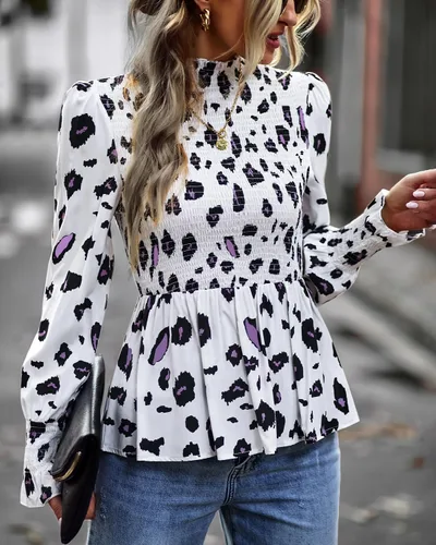 Vista 4 de PRETTYGARDEN Blusa casual de manga larga con cuello redondo y estampado floral, dobladillo fruncido con volantes, blusa tipo babydoll delgada