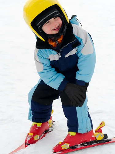 Vista 4 de Hicarer 3 pares de guantes de nieve impermeables para niños y niñas, guantes de esquí resistentes al viento para clima frío