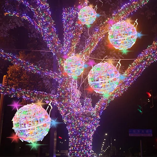 Vista 5 de Luces de Bolas de Navidad para Exteriores, Luces de Árbol Impermeables, Paquete de 4 Luces LED Colgantes de Globo Esfera de 7.87" con 8 Modos
