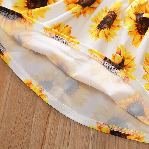 Vista 8 de Conjunto de 2 piezas de verano para niños pequeños con hombros descubiertos encaje floral con pantalones cortos rasgados pantalones de mezclilla