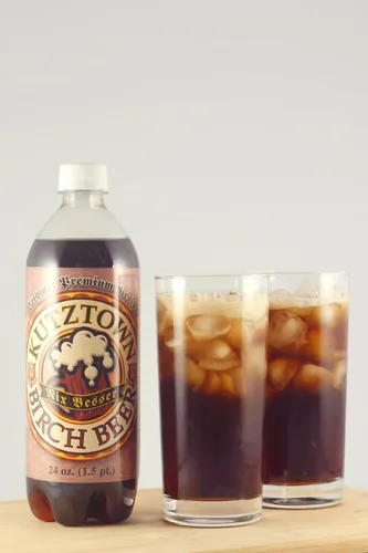 Vista 2 de AmishTastes Kutztown Birch Beer, famosa bebida Amish, 4 unidades, botellas de 24 onzas
