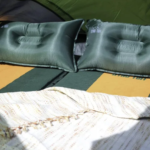 Vista 7 de Ryno Tuff Almohada autoinflable para acampar al aire libre para soporte lumbar del cuello, almohada inflable ligera aislada de viaje para camping