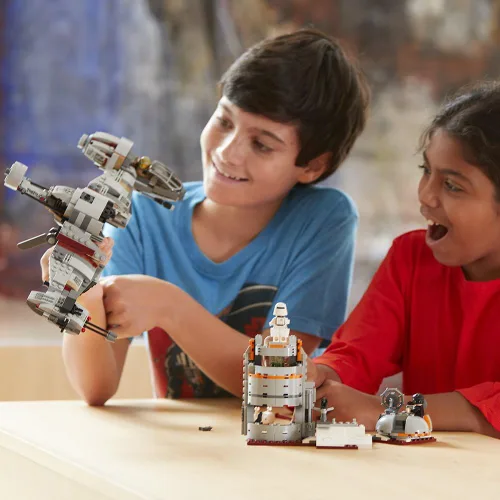 Vista 2 de LEGO Star Wars: The Last Jedi Defense of Crait 75202 Kit de construcción (746 piezas)