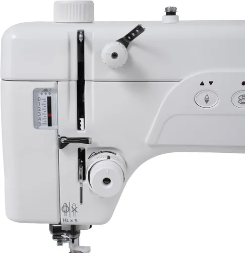 Vista 7 de Janome Máquina de coser y acolchar de puntada recta HD8 con mesa