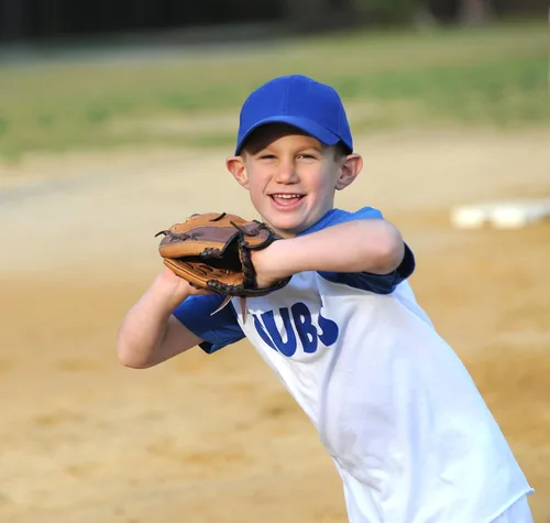 Vista 5 de TOP HEADWEAR Sombrero de béisbol ajustable con cierre de velcro para niños en blanco