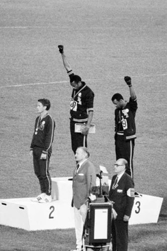 Vista 2 de Póster laminado de energía negra de historia deportiva, olímpicos, ganadores de medallas, saludo, póster estadounidense, borrado en seco, arte