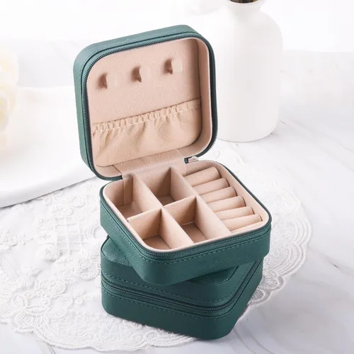 Vista 4 de COLOAPT Joyero de viaje, organizador de joyas, caja de joyería de viaje, pequeña caja de joyería para damas de honor, regalos para mujeres y niñas