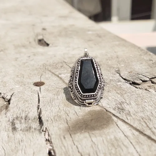 Vista 4 de Black Onyx Box Ring, Coffin Box Ring, Unique Jewelry, Boho Style, Poison box Ring, Handmade Poison Ring, Openable Poison Ring, Poison ring, Silver