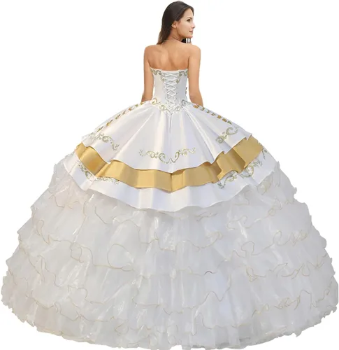 Vista 2 de Vestido de quinceañera XV con bordado de espirales brillantes con escalones, color marfil y dorado
