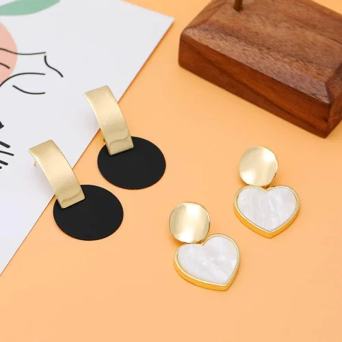 Vista 7 de 12 Pairs Tassel Earrings for Women Girls Acrylic Rattan Earrings Statement Geometric Bohemian Hoop Woven Earrings Set Lightweight Handmade Straw
