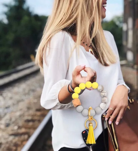 Vista 6 de 4 llaveros de silicona para mujer, pulsera elástica, llavero para casa y automóvil