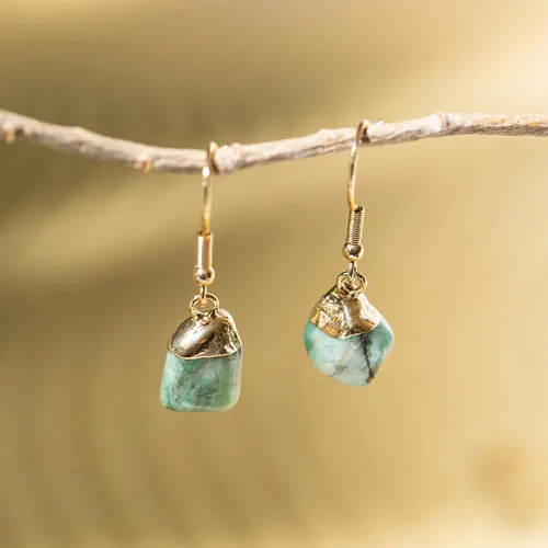 Vista 3 de AYANA - Aretes de cristal curativo de piedra de esmeralda Piedra de amor divino, unidad y energía armoniosa Piedra natal de tauro chakra