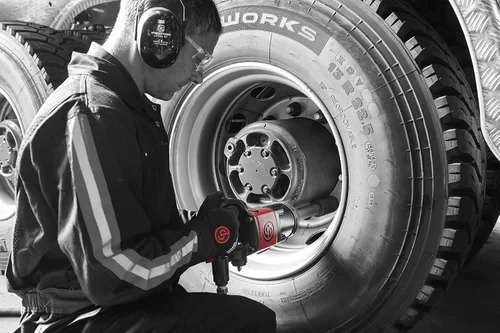 Vista 6 de Chicago Pneumatic CP7783-6 Llave de impacto neumática (1 pulgada), yunque de extensión de 6 pulgadas, herramienta neumática de reparación y montaje
