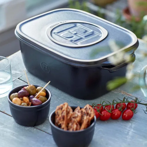 Vista 9 de Emile Henry, Caja de almacenamiento de queso negro/bandeja para servir, 12 x 8 x 4.4 pulgadas